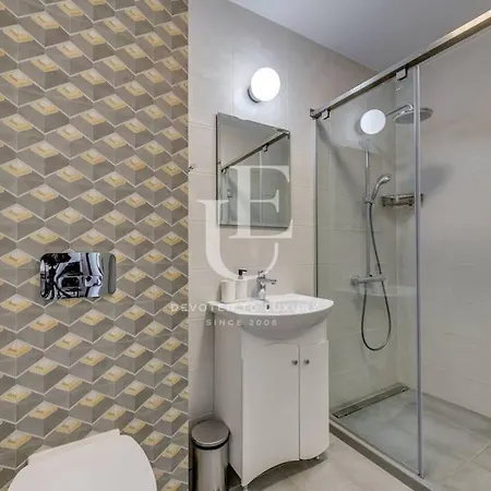 Oslo: A Modern Furnished With Parking Apartment *