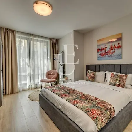 Oslo: A Modern Furnished With Parking Sofía